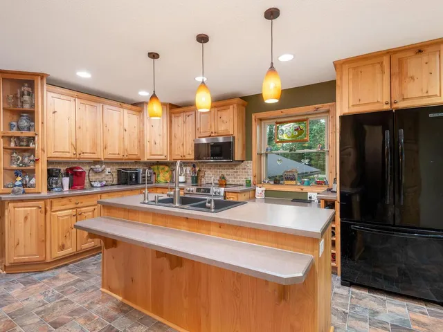 $1,100,000 | 10460 County Road 50, Cologne, MN 55322