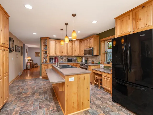 $1,100,000 | 10460 County Road 50, Cologne, MN 55322