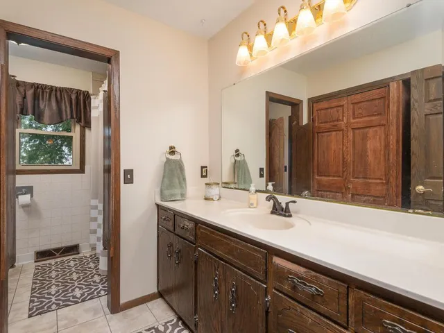 $1,100,000 | 10460 County Road 50, Cologne, MN 55322