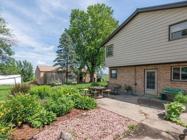 $1,100,000 | 10460 County Road 50, Cologne, MN 55322