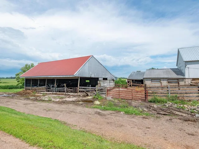 $1,100,000 | 10460 County Road 50, Cologne, MN 55322