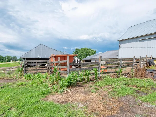 $1,100,000 | 10460 County Road 50, Cologne, MN 55322