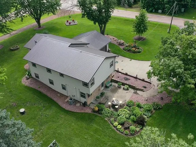 $1,100,000 | 10460 County Road 50, Cologne, MN 55322