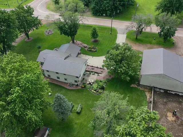 $1,100,000 | 10460 County Road 50, Cologne, MN 55322