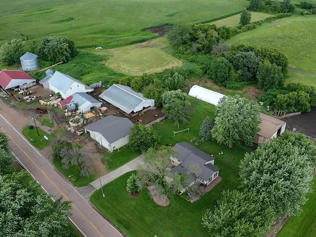 $1,100,000 | 10460 County Road 50, Cologne, MN 55322