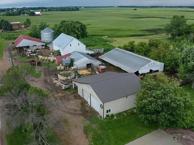 $1,100,000 | 10460 County Road 50, Cologne, MN 55322