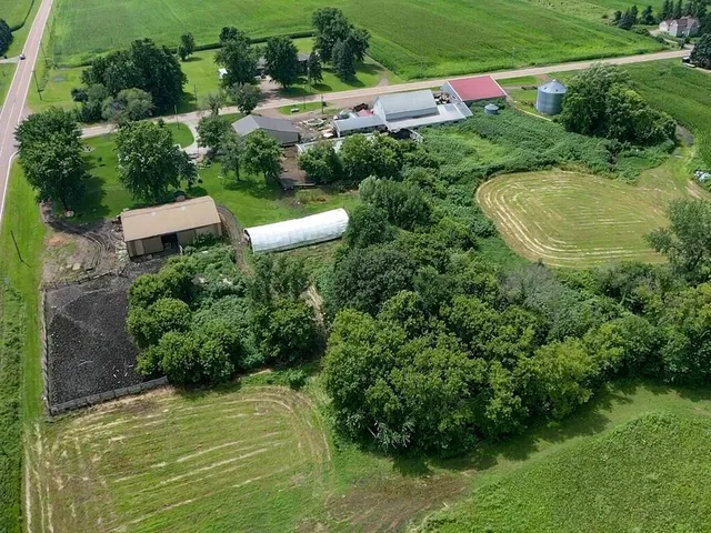 $1,100,000 | 10460 County Road 50, Cologne, MN 55322