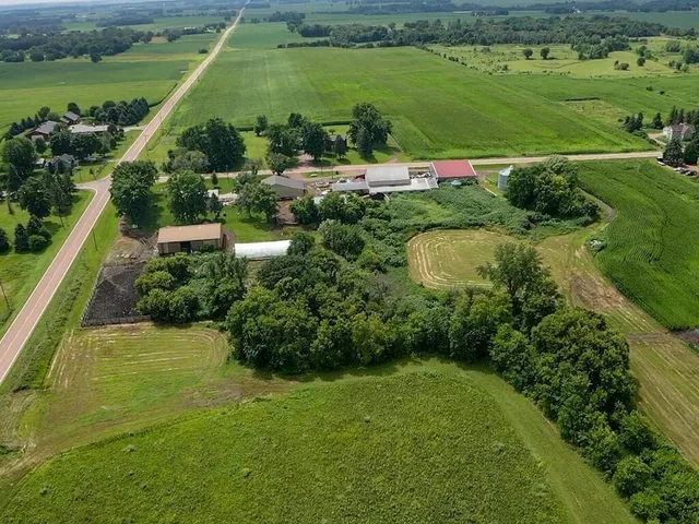 $1,100,000 | 10460 County Road 50, Cologne, MN 55322