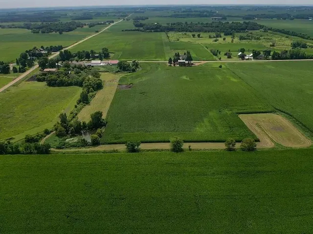 $1,100,000 | 10460 County Road 50, Cologne, MN 55322