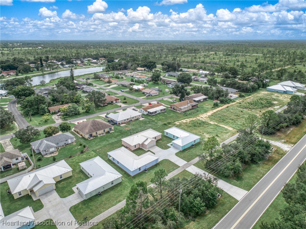 3120 Shimmer Way, Unit RIGHT Sebring, FL 33875 - Photo 5 of 48 Gallery Image 5