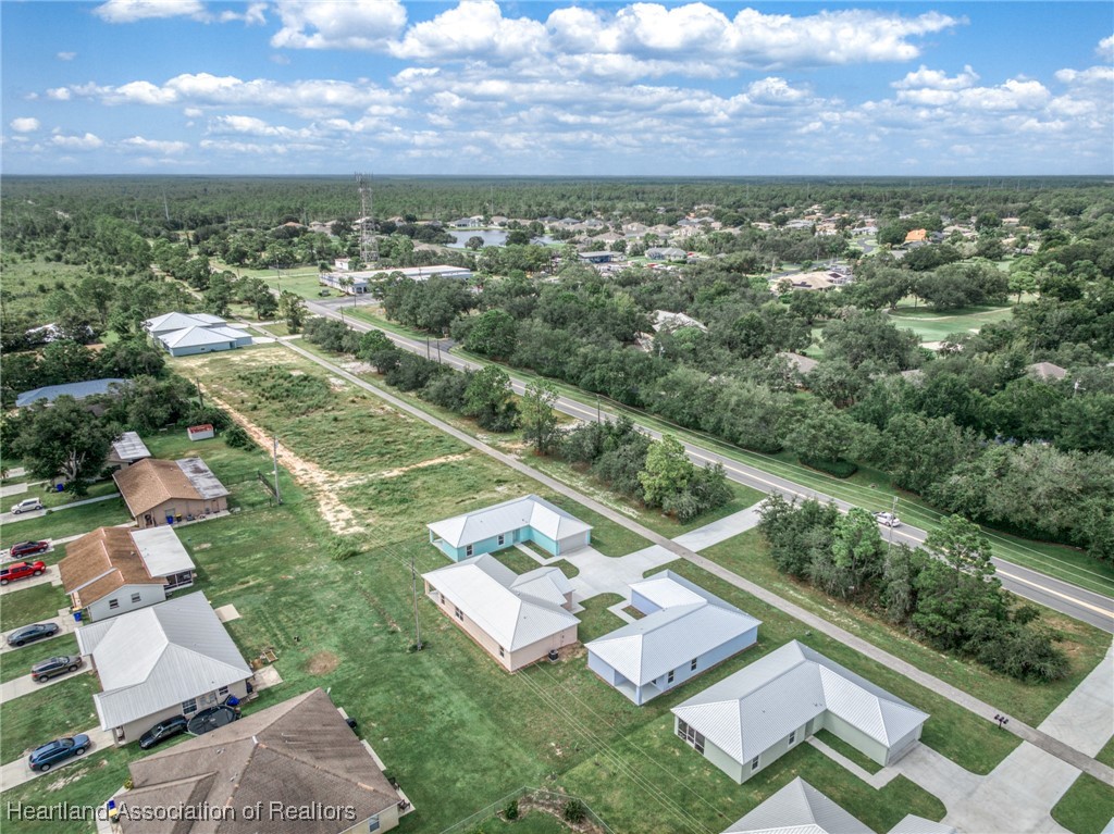 3120 Shimmer Way, Unit RIGHT Sebring, FL 33875 - Photo 6 of 48 Gallery Image 6