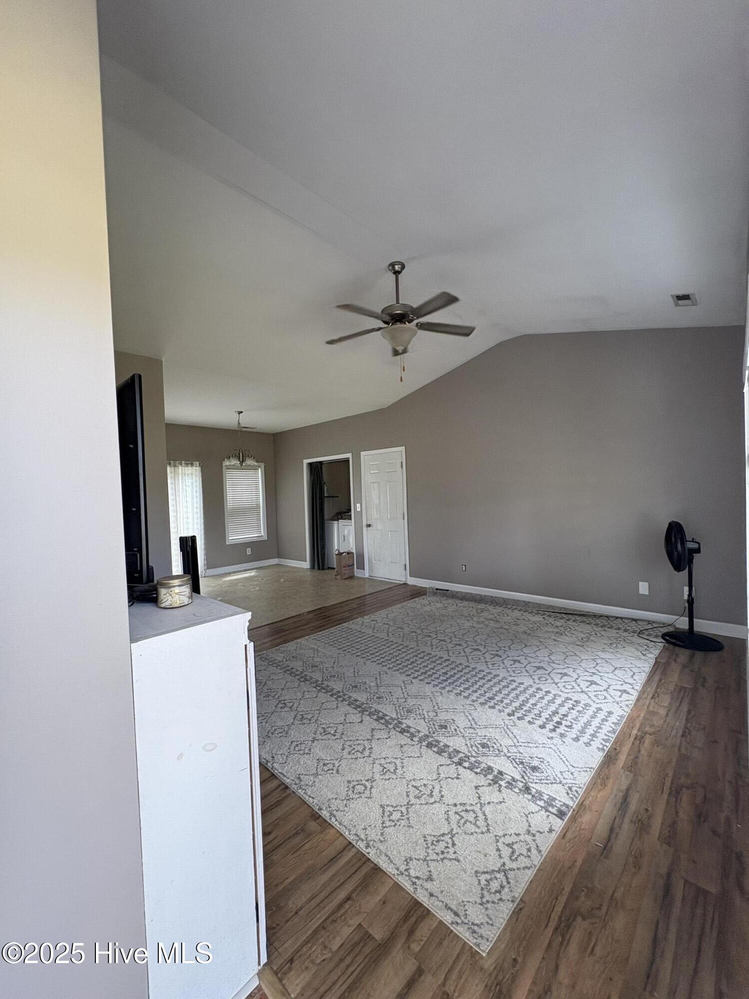 117 Boysenberry Fields Road Maple Hill, NC 28454 - Photo 4 of 20 Living Room