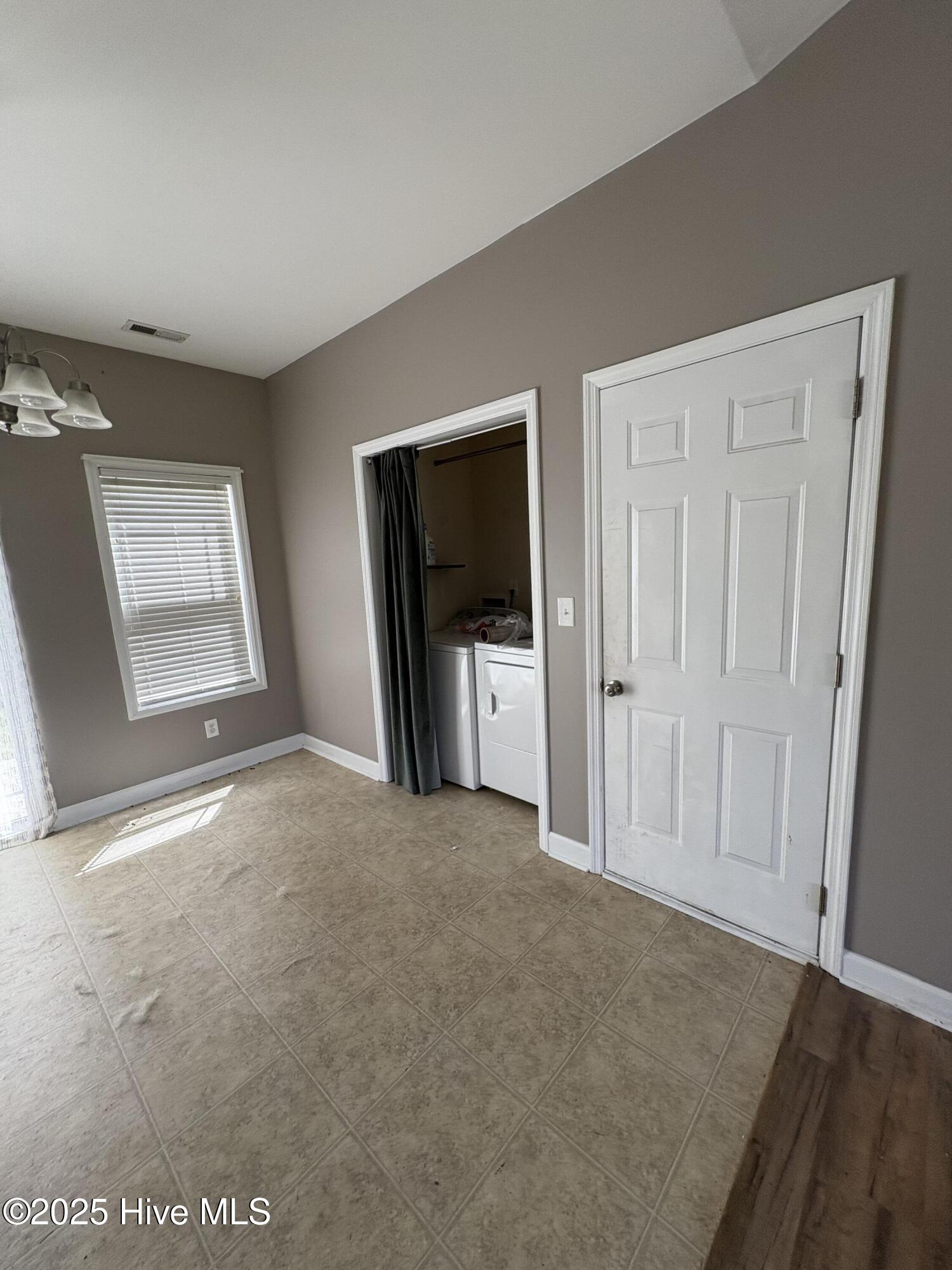 117 Boysenberry Fields Road Maple Hill, NC 28454 - Photo 7 of 20 Dining area