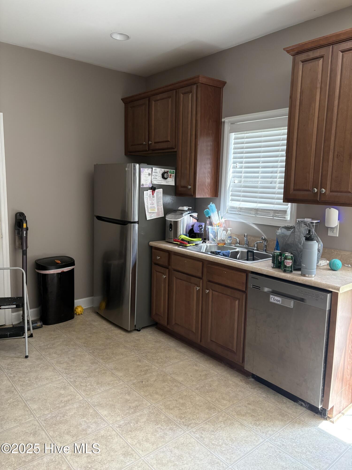 117 Boysenberry Fields Road Maple Hill, NC 28454 - Photo 9 of 20 Kitchen