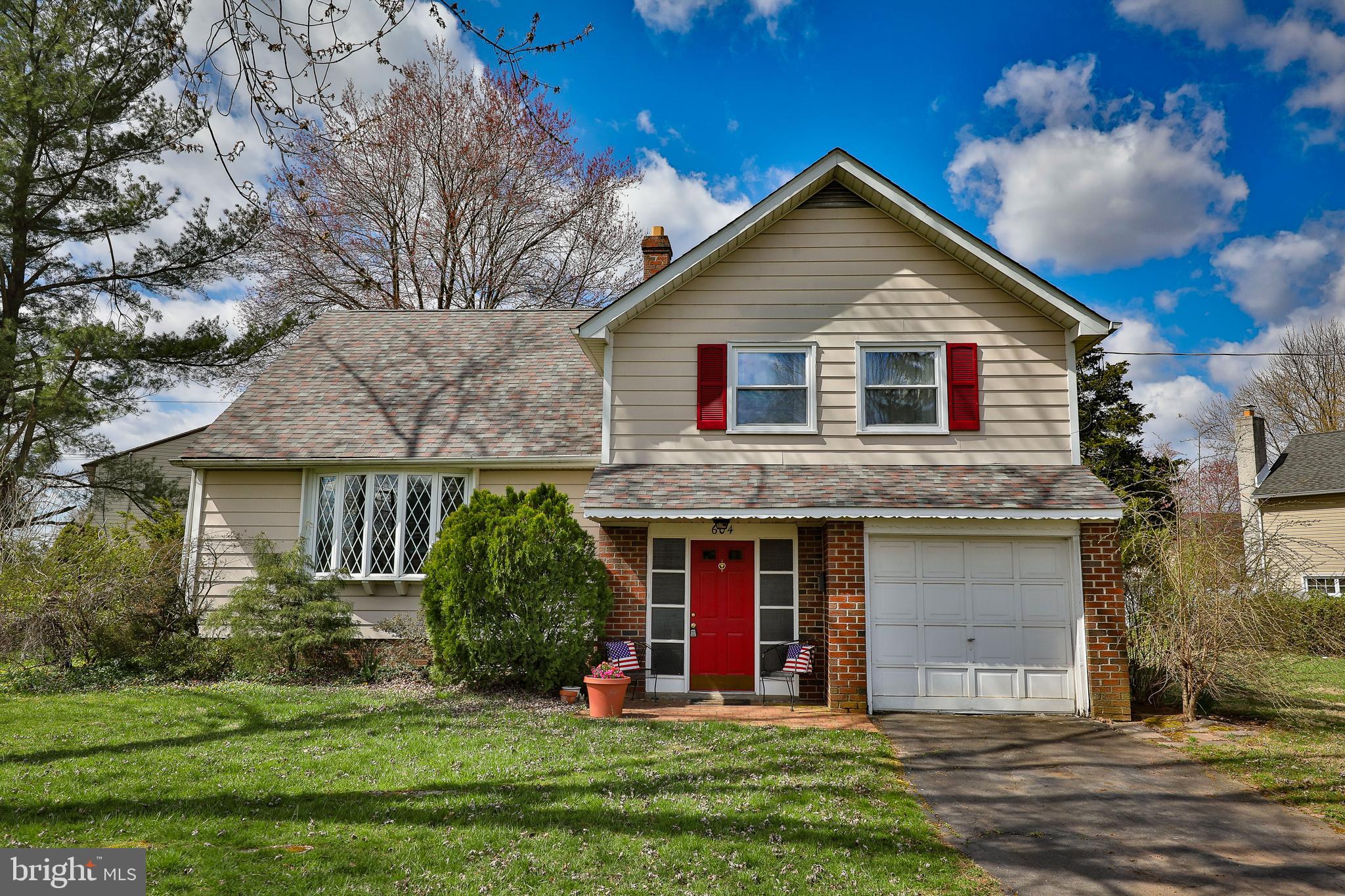 604 Mueller Road Warminster, PA 18974 - Photo 1 of 23 Gallery Image 1