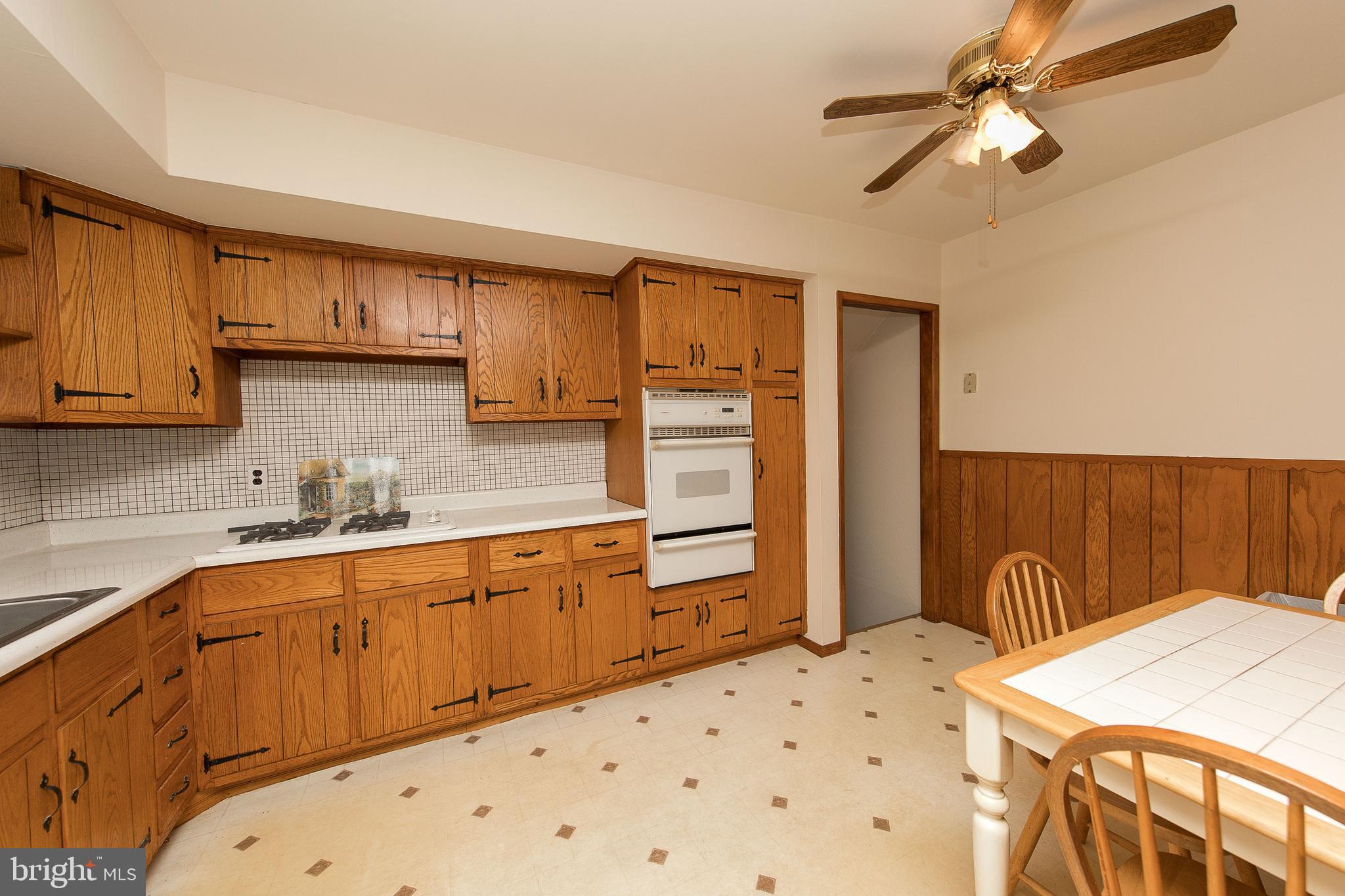 604 Mueller Road Warminster, PA 18974 - Photo 12 of 23 Gallery Image 12