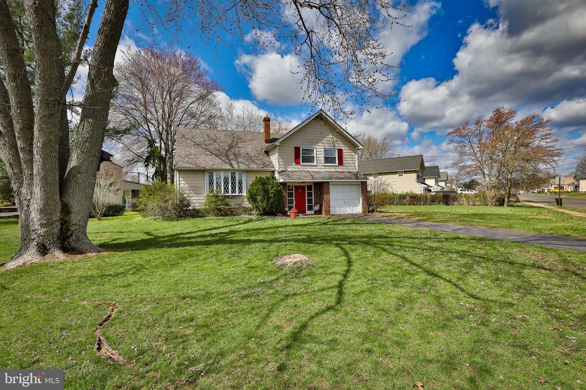 604 Mueller Road Warminster, PA 18974 - Photo 3 of 23 Gallery Image 3