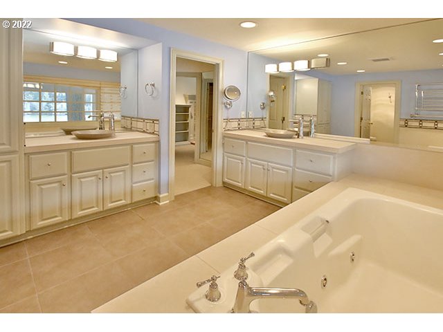 890 Lake Shore Road Lake Oswego, OR 97034 - Photo 13 of 24 Gallery Image 13