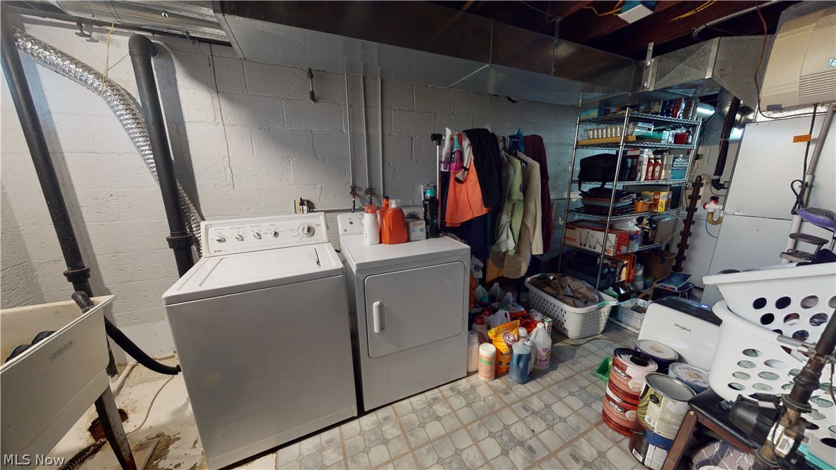 1527 Edgefield Road Lyndhurst, OH 44124 - Photo 20 of 25 Basement laundry room