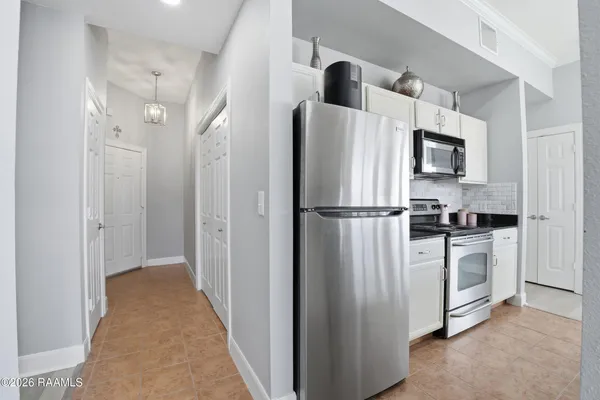 $2,376 | 201 Settlers Trace Boulevard, Unit 1413, Lafayette, LA 70508