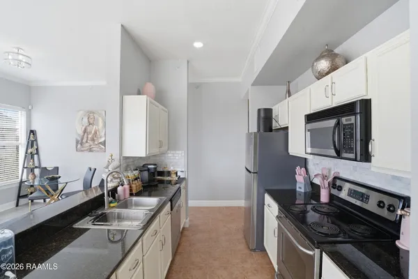 $2,376 | 201 Settlers Trace Boulevard, Unit 1413, Lafayette, LA 70508