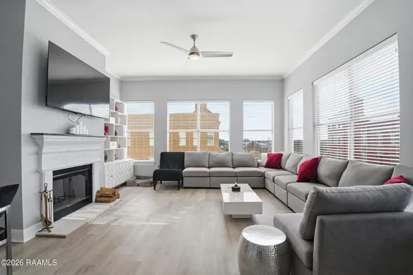 $2,376 | 201 Settlers Trace Boulevard, Unit 1413, Lafayette, LA 70508