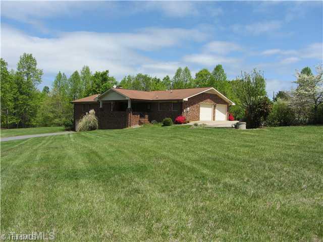 2129 Bethesda Church Road Madison, NC 27025 - Photo 2 of 16 Exterior Back.