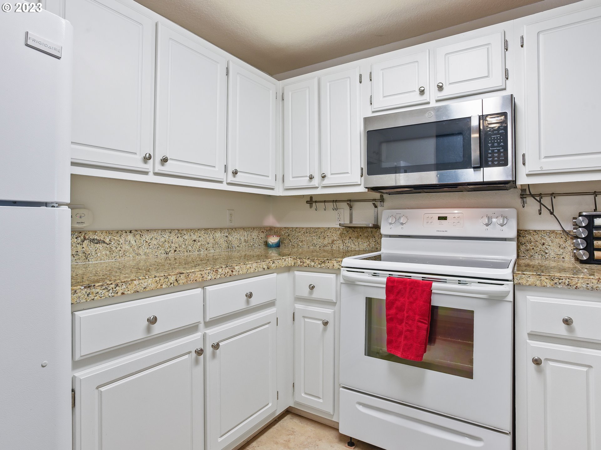 17548 Northwest Springville Road, Unit F3 Portland, OR 97229 - Photo 22 of 35