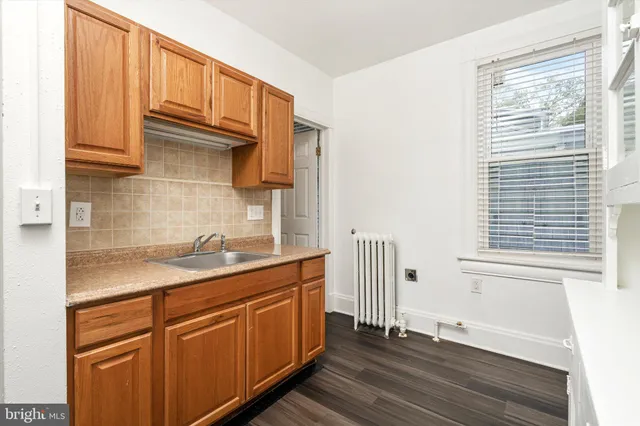 $449,000 | 922 Edgewood Avenue, Trenton, NJ 08618