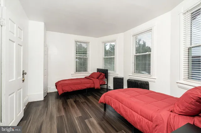 $449,000 | 922 Edgewood Avenue, Trenton, NJ 08618