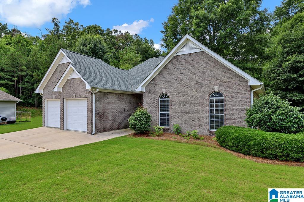 208 King Arthur Place Alabaster, AL 35007 - Photo 3 of 25