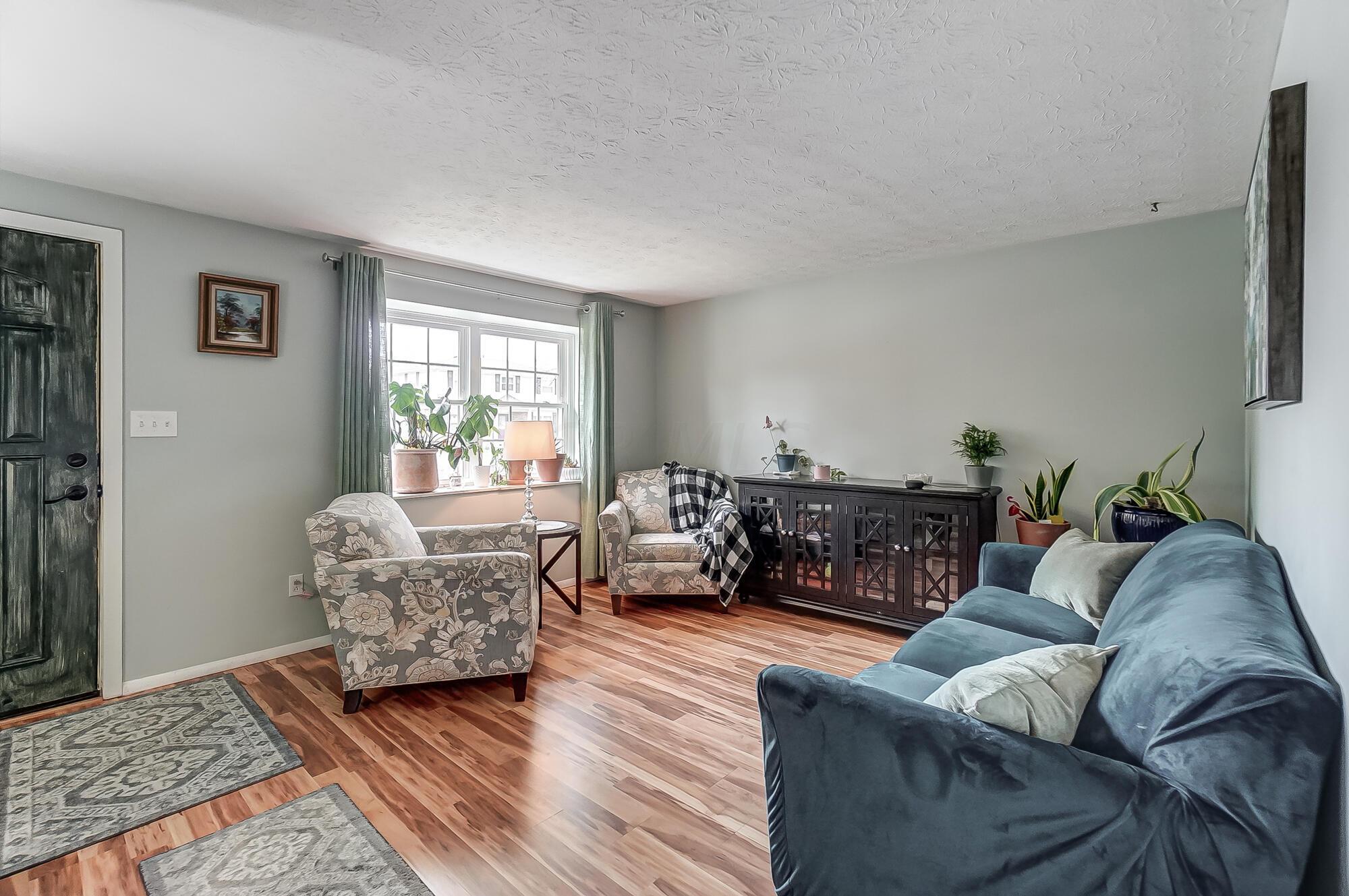 6092 Batavia Road Westerville, OH 43081 - Photo 6 of 39 006