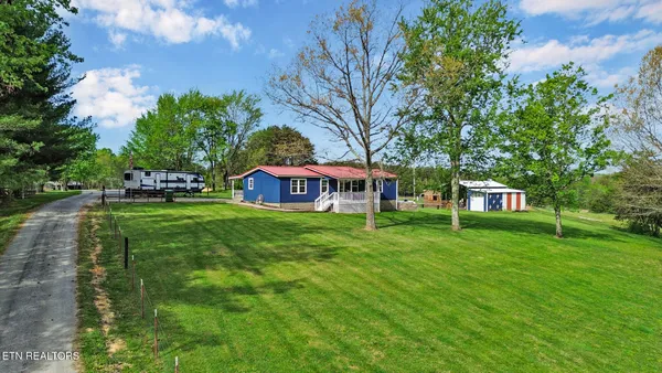 $300,000 | 110 James Henry Road, Deer Lodge, TN 37726