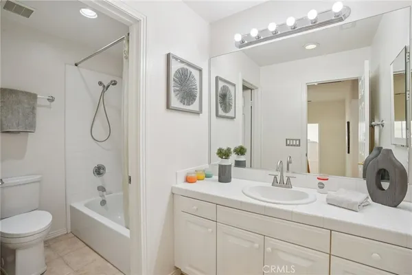 $1,399,000 | 2889 Plaza Del Amo, Unit 405, Torrance, CA 90503