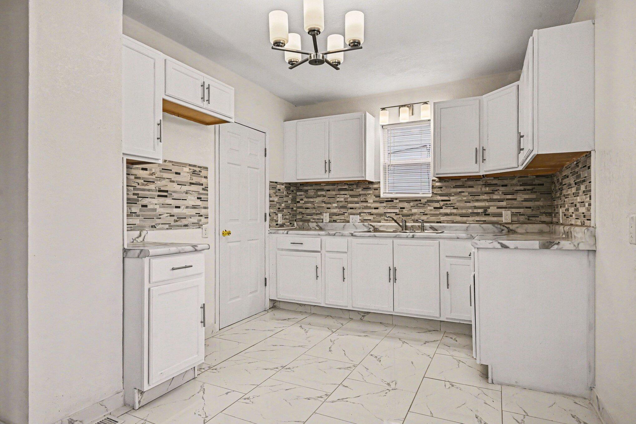 128 Reed Street Kalamazoo, MI 49001 - Photo 11 of 28 007_file_2273