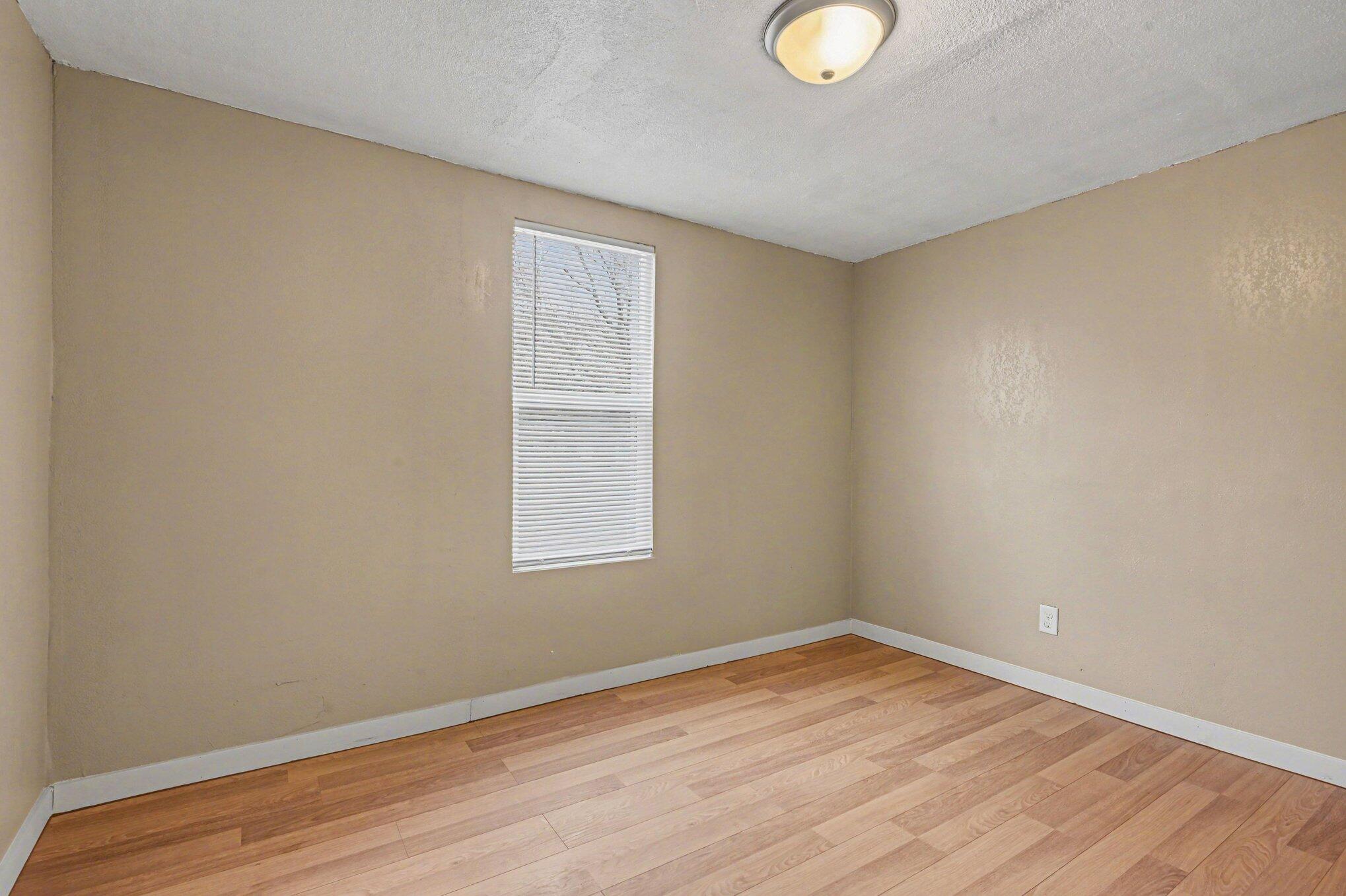 128 Reed Street Kalamazoo, MI 49001 - Photo 13 of 28 011_file_6993