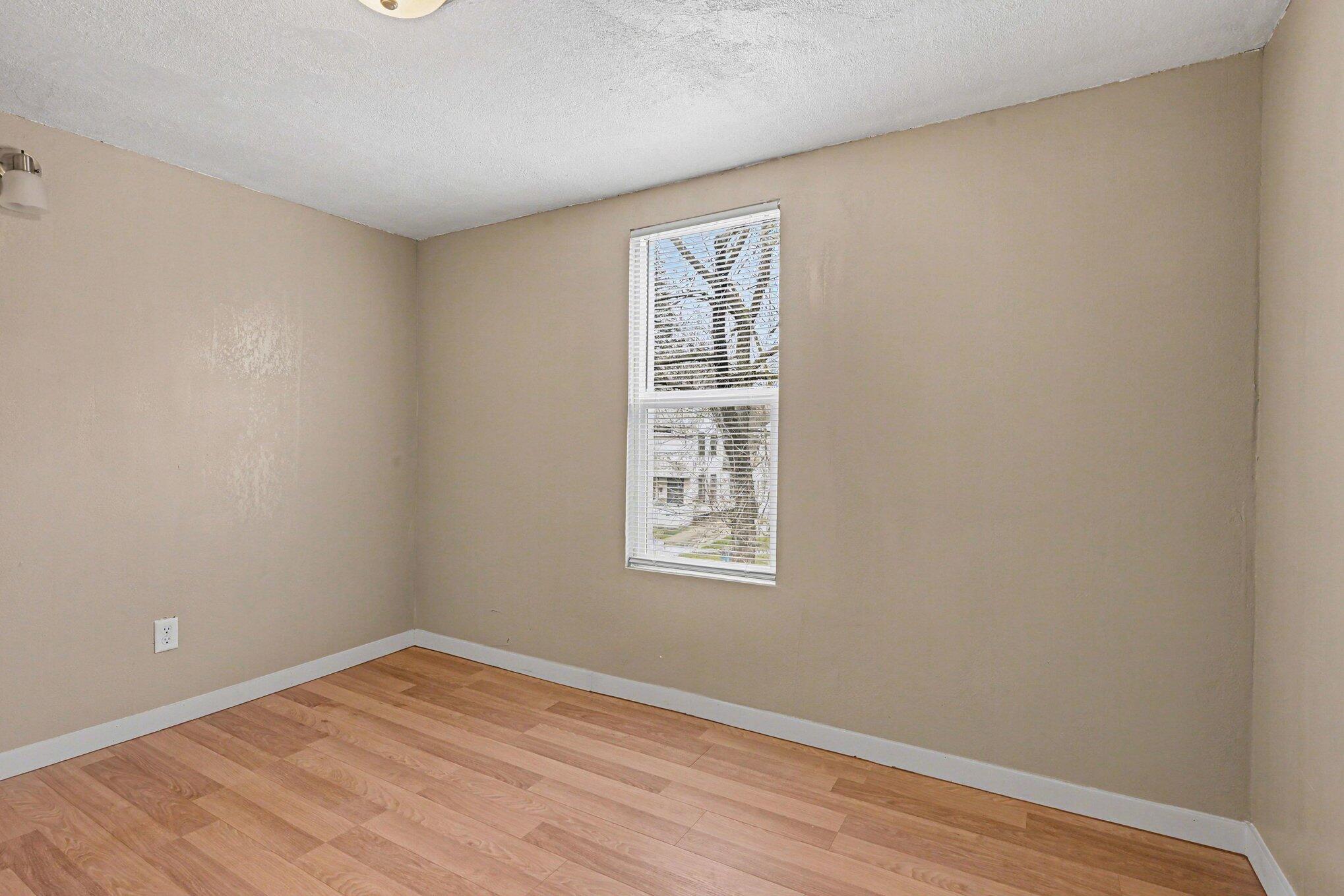 128 Reed Street Kalamazoo, MI 49001 - Photo 14 of 28 012_file_2368