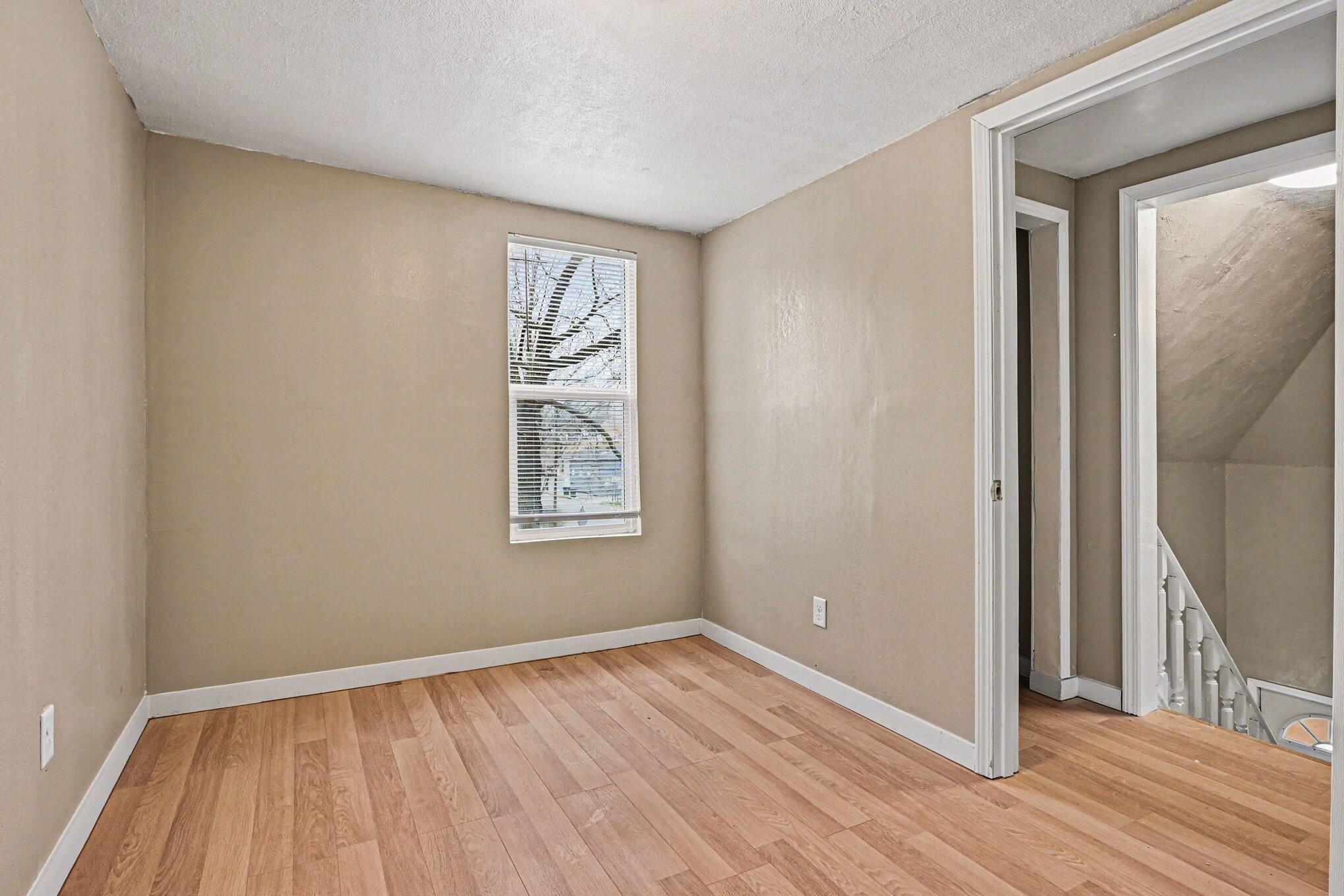 128 Reed Street Kalamazoo, MI 49001 - Photo 17 of 28 015_file_1148