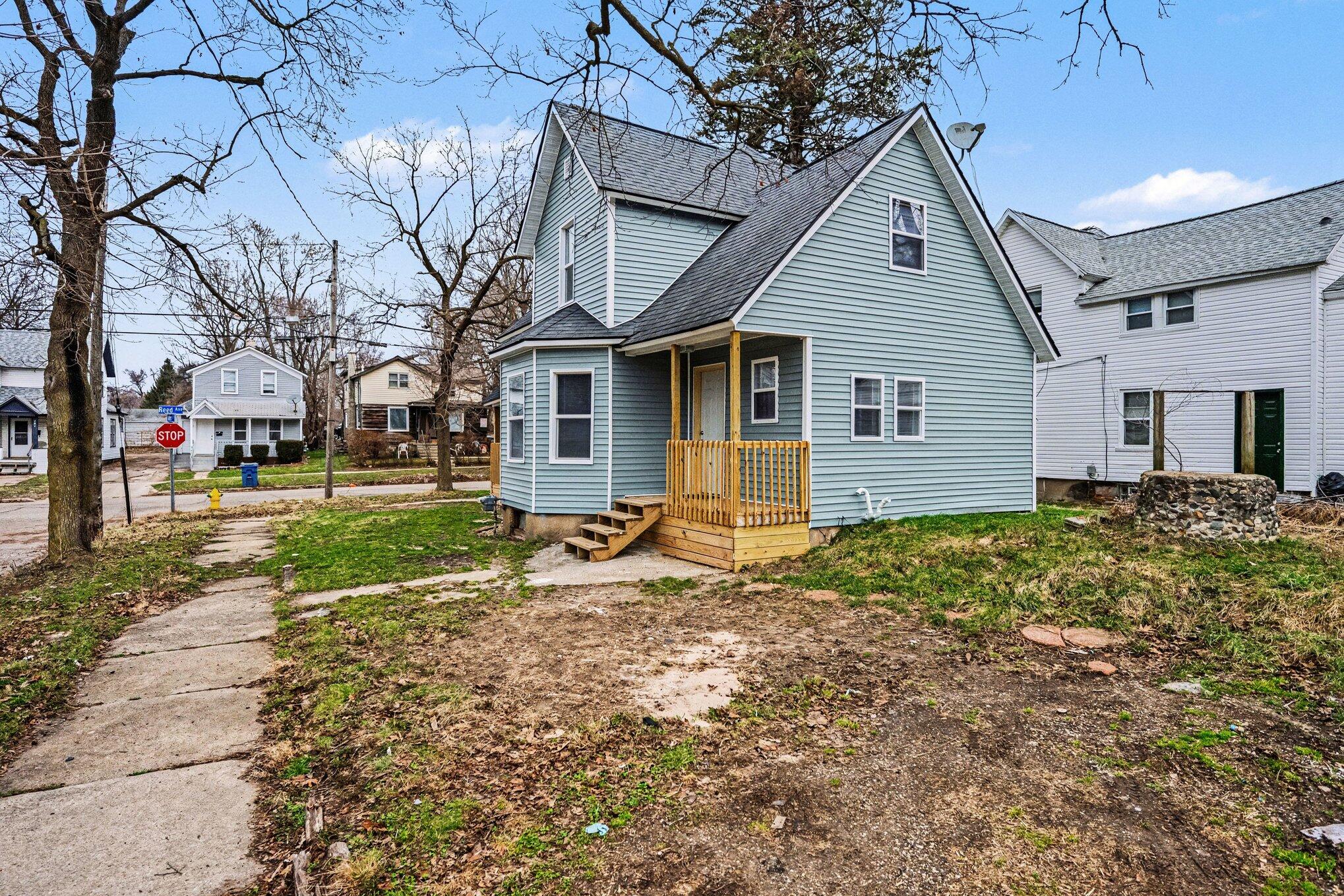 128 Reed Street Kalamazoo, MI 49001 - Photo 3 of 28 004_file_5706