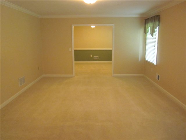 1214 Northampton Road, Unit HUNTINGTON HILLS SUBDIVIS Anderson, SC 29621 - Photo 5 of 18 Gallery Image 5