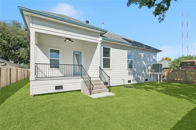 $319,900 | 3509 Plaza Drive, Chalmette, LA 70043