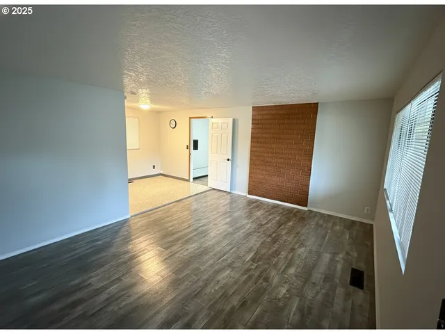 $449,950 | 4025 Northeast Roselawn Street, Portland, OR 97211