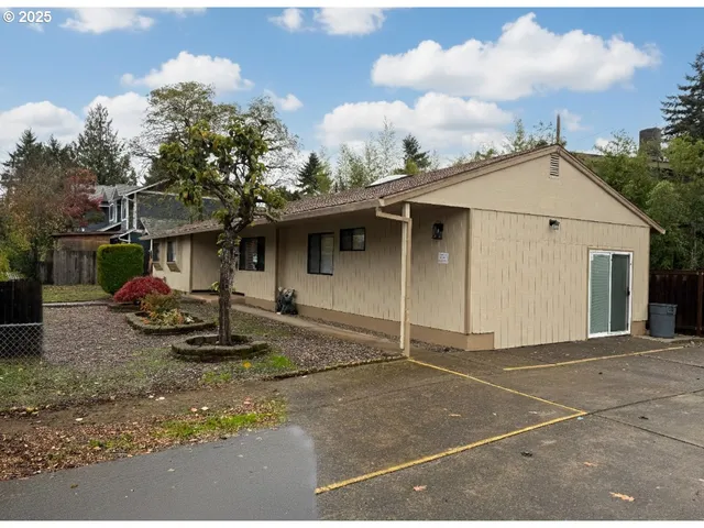 $449,950 | 4025 Northeast Roselawn Street, Portland, OR 97211