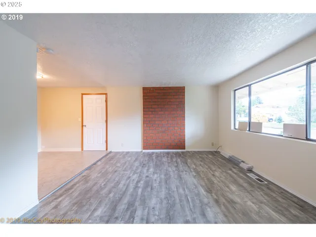$449,950 | 4025 Northeast Roselawn Street, Portland, OR 97211