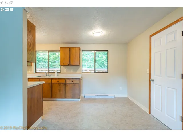 $449,950 | 4025 Northeast Roselawn Street, Portland, OR 97211