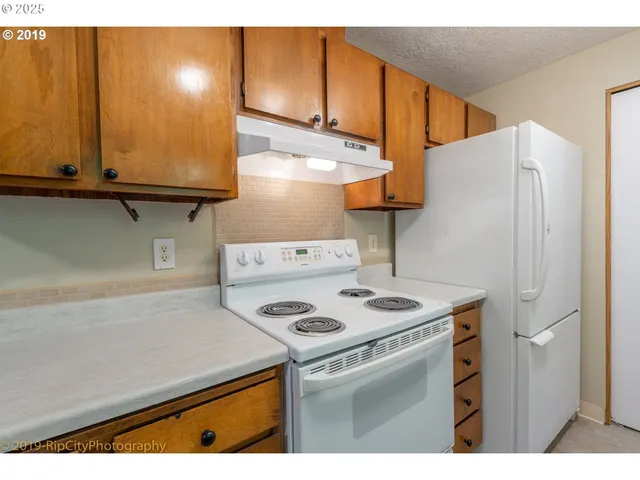 $449,950 | 4025 Northeast Roselawn Street, Portland, OR 97211