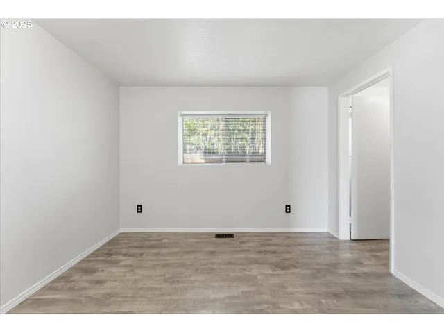 $449,950 | 4025 Northeast Roselawn Street, Portland, OR 97211