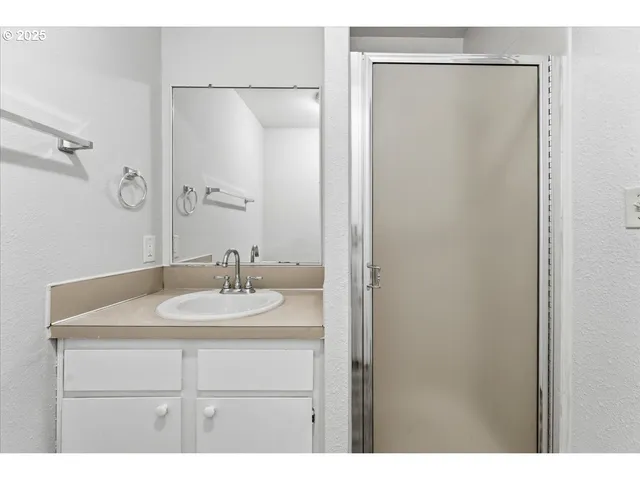 $449,950 | 4025 Northeast Roselawn Street, Portland, OR 97211