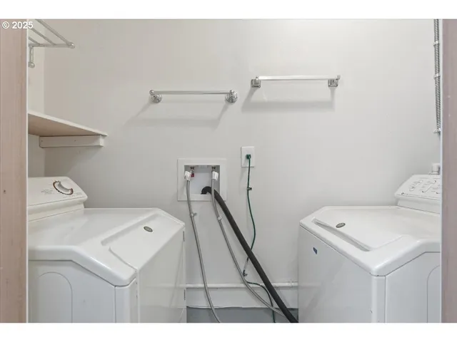 $449,950 | 4025 Northeast Roselawn Street, Portland, OR 97211