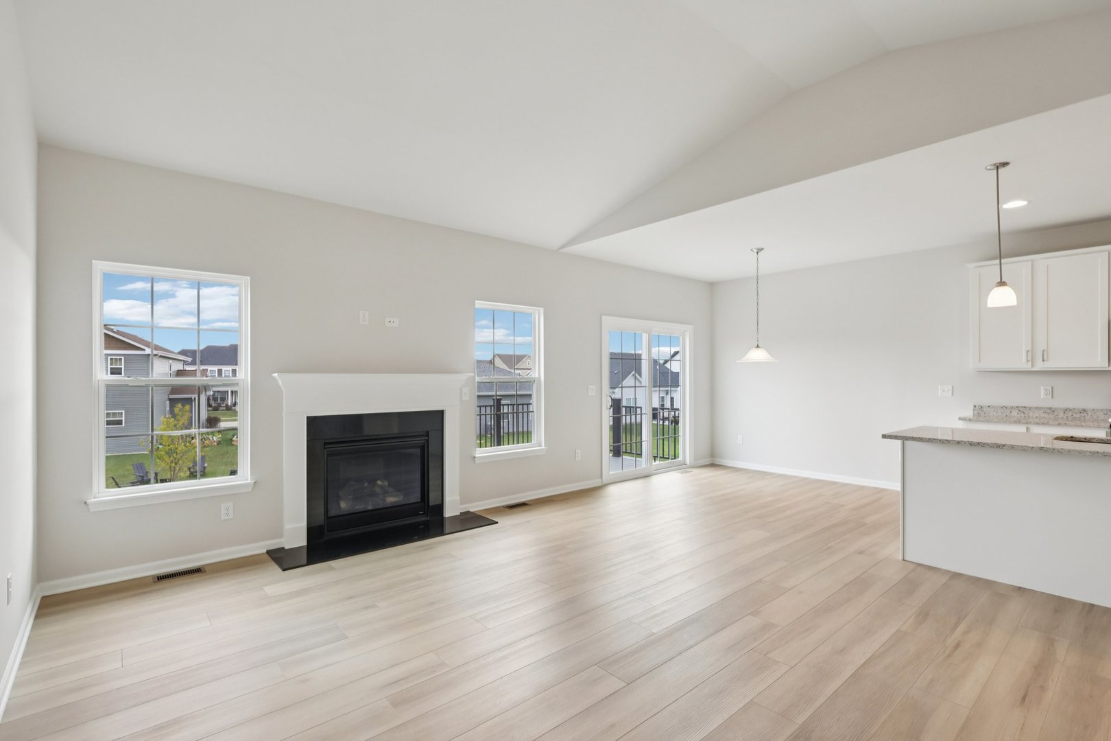 645 Virginia Street Elburn, IL 60119 - Photo 8 of 35